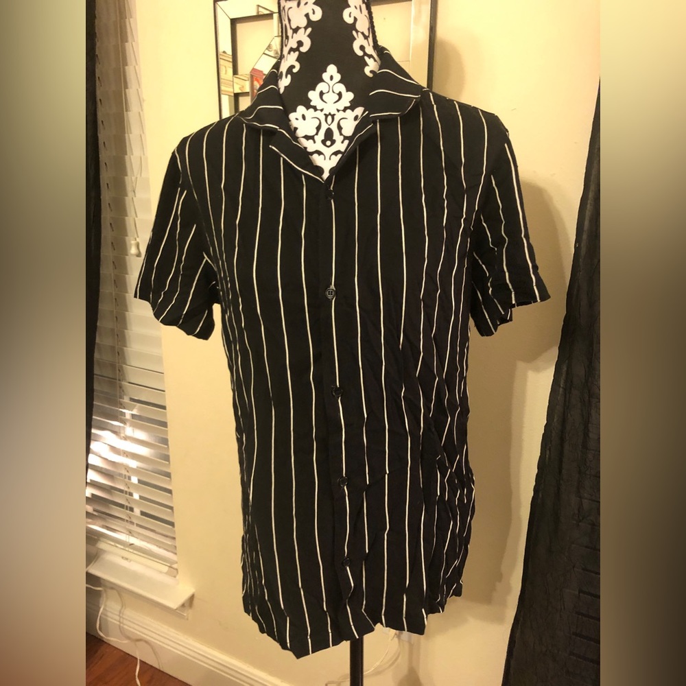 Men’s striped shirt